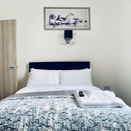 Ocean Holiday Apartments Плимът Екстериор снимка