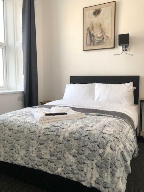 Ocean Holiday Apartments Плимът Екстериор снимка