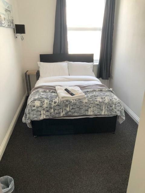 Ocean Holiday Apartments Плимът Екстериор снимка