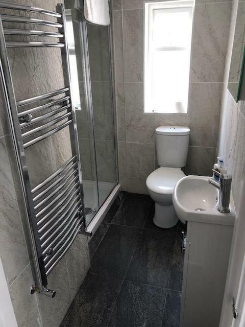 Ocean Holiday Apartments Плимът Екстериор снимка