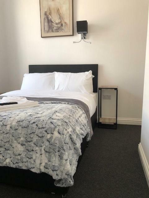Ocean Holiday Apartments Плимът Екстериор снимка