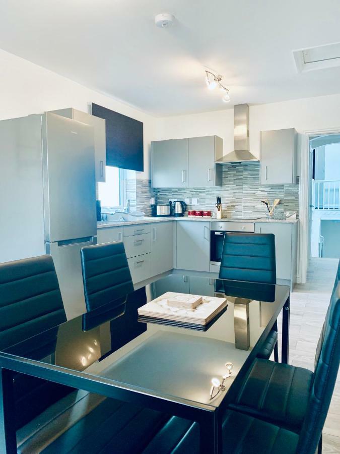 Ocean Holiday Apartments Плимът Екстериор снимка